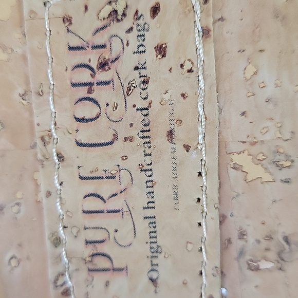 ◇Last price reduction ☆NEW!!! Pure Cork Crossbody - Picture 11 of 11